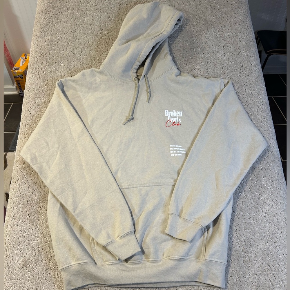 SOLD OUT PacSun Graphic Broken Hearts Club Hoodie‎ – Men’s/Women’s Medium